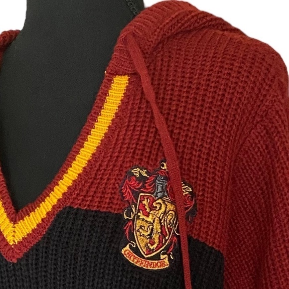 Harry Potter GRYFFYINDER Cardigan Knit Hooded Sweater Women’s Size Mediu… - Picture 7 of 11